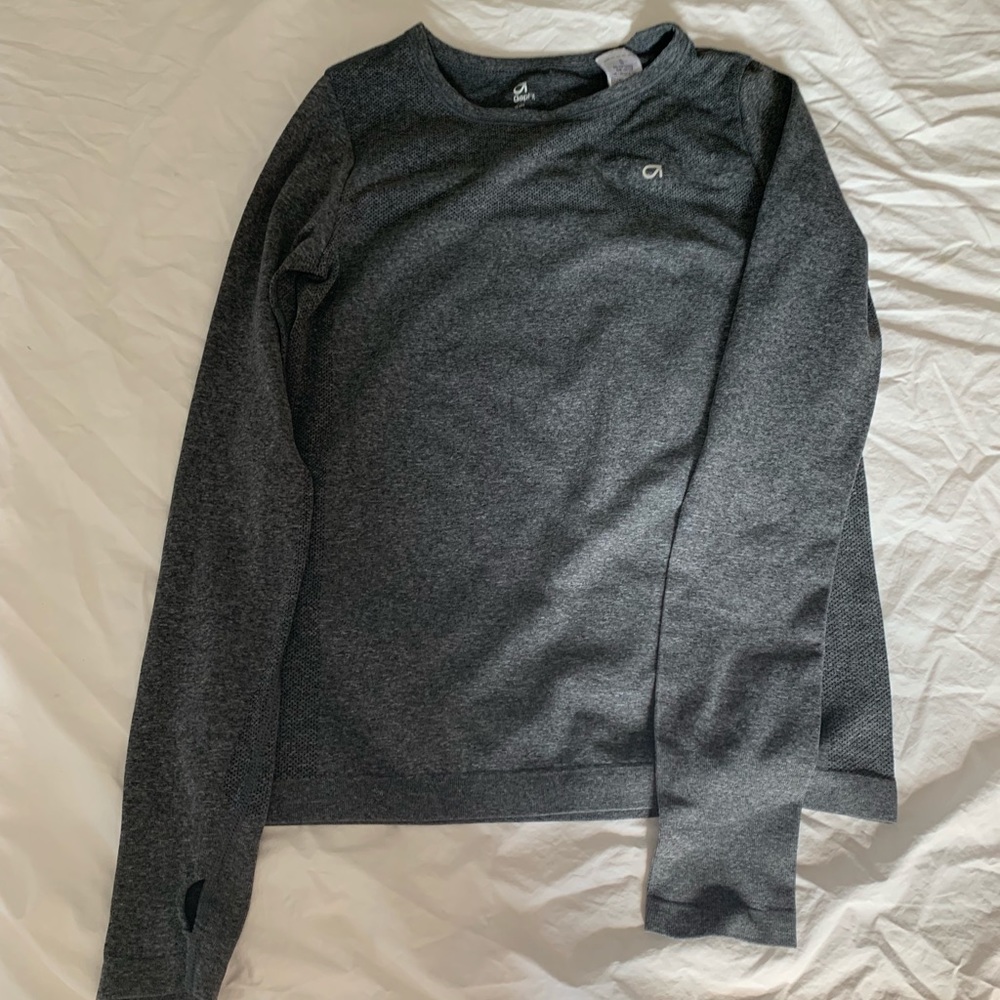 gap fit workout shirt